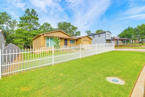 House (3 Bedrooms) | Interior - Family-friendly Sand Springs Home ~ 8 Mi to Tulsa! (Sand Springs)