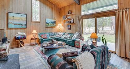 Sunriver Resort Home: Near Skiing, Town & Trails