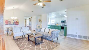 House (2 Bedrooms) | Interior