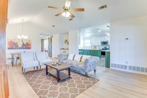 House (2 Bedrooms) | Interior