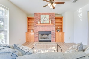 House (2 Bedrooms) | Interior