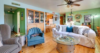 Peaceful Necedah Retreat: 3 Mi to Lakes!