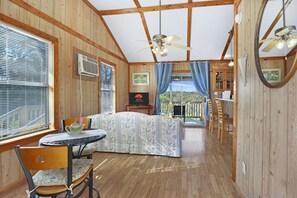1 chambre, fer et planche Ă repasser, Wi-Fi, draps fournis