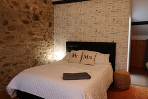 1 slaapkamer, een strijkplank/strijkijzer, wifi, beddengoed