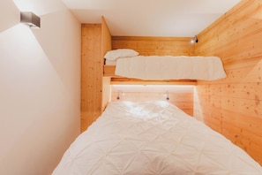 2 bedrooms, WiFi, bed sheets - Apartment Blanche, front of village location (Montgenèvre)
