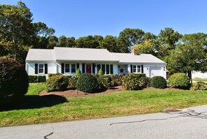 Exterior - Heated Pool Close To Town (2351) (Centerville)