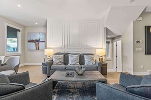 TV, fireplace, stereo, offices