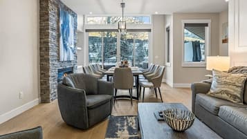 TV, fireplace, stereo, offices