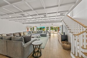 Smart TV - Waterfront w/Putting Green, Heated Pool, Dock -Manatee Cove (Lido Key)