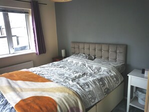 1 bedroom, desk, iron/ironing board, free WiFi