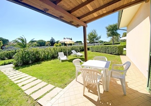 Apartment | Terrace/patio - Residence just 600 meters from the beach (Rosignano Marittimo)