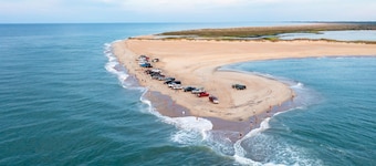 SUMMER SAVINGS - Canalfront Dog Friendly Home in Hatteras with Private Dock