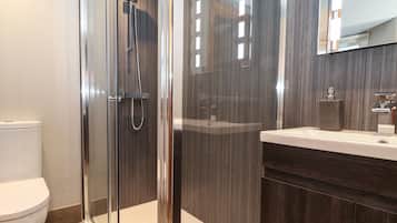 Buồng tắm vòi sen