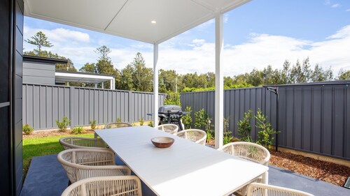 Kirkland - Pet Friendly - 5 Mins Walk to Beach