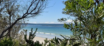 Bluewater Jervis Bay - Pet Friendly Luxury with Spa - 5 Mins Walk to Beach