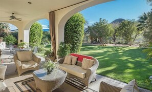 Outdoor dining - Little Bighorn Spanish Villa Palm Desert (Palm Desert)