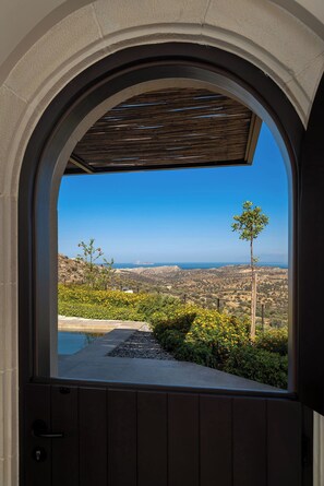 Interior - Askianos I Lux Oasis, Blend of Serenity & Elegance (Listaros)