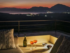 Property grounds - Askianos Lux Villas - Oasis of Harmony & Elegance (Listaros)