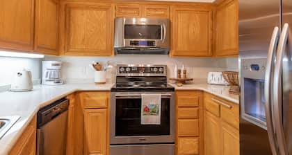 Fairway Nine Condo 4321 - Nicely Remodeled, Elkhorn Village Hot Tub Access