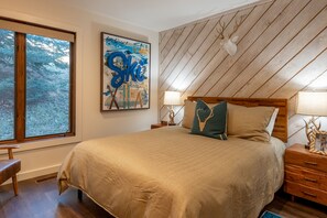 2 bedrooms, iron/ironing board, free WiFi, bed sheets - Fairway Nine Condo 4321 - Nicely Remodeled, Elkhorn Village Hot Tub Access (Sun Valley)