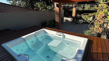 Villa | Außen-Whirlpool