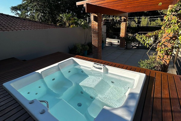 Villa | Outdoor spa tub