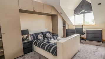 6 bedrooms, individually decorated, individually furnished, free WiFi