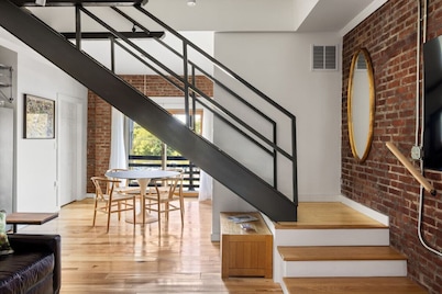 Catskill Cottage Walk to Downtown & River Views