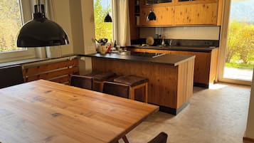 Geladeira, fogão, cooktop, lava-louças