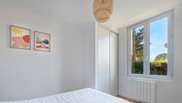 4 slaapkamers, een strijkplank/strijkijzer, gratis wifi