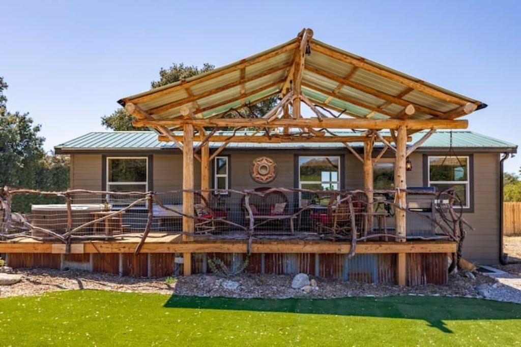 Pinky's Nature Hideout and Retreat Hub