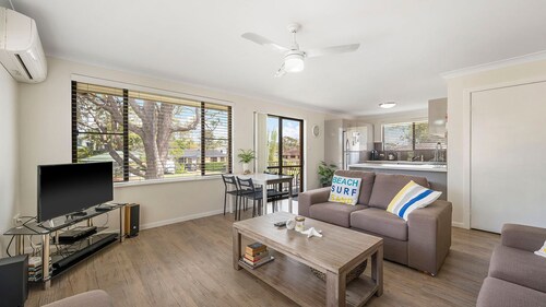 Bridgeview - Relaxing Getaway Near Surf Beach, Lake and Sand