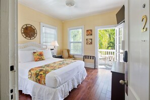 Classic Room, 1 Queen Bed, Balcony, Pool View (1) | Premium bedding, individually decorated, individually furnished - Curry House (Key West)
