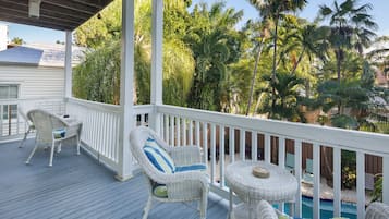 Classic-Zimmer, 1 Queen-Bett, Balkon, Poolblick | Balkon