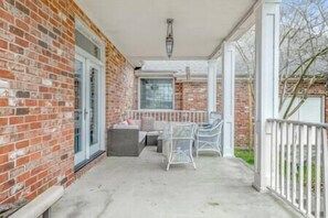 Terrace/patio - The Jade Villa | Mini Library (Lake Charles)