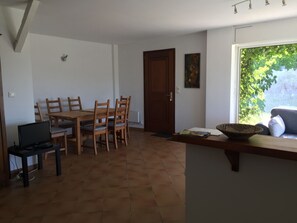Interior - Une Maison de Plain-pied au Cœur Dune Ferme au Cerfs Avec vue sur les Pyrénées (Le Houga)