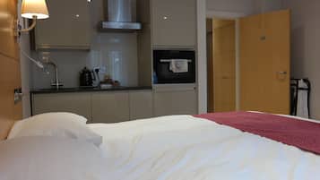 Studio Apartment 3 | Premium bedding, pillowtop beds, in-room safe, blackout drapes