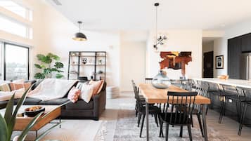 Appartement, Meerdere bedden, terras, uitzicht op bergen | Dineren