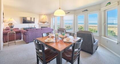 Amazing Ocean View, In Town, Walk to Beach (Top)