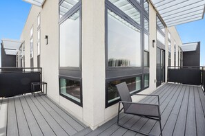 Condo, nhiều giường, bếp, quang cảnh thành phố (Unit 504) | Hiên