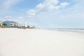 Una playa cerca