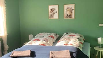 Double room with shared private facilities | Individually decorated, individually furnished, blackout curtains