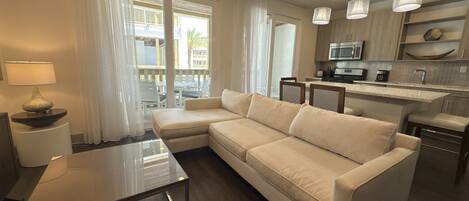 Télévision, cheminée, espaces bureaux