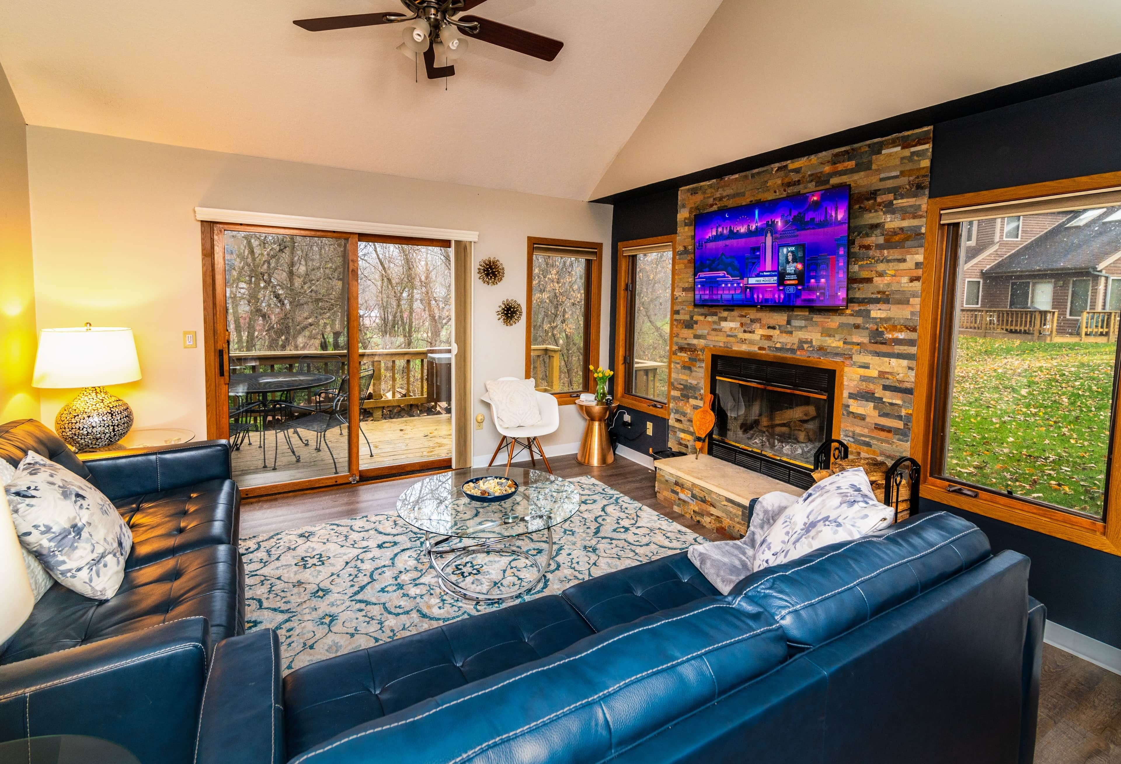 Smart TV, fireplace, ping pong