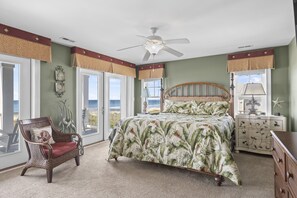 8 Schlafzimmer, Bügeleisen/Bügelbrett, WLAN