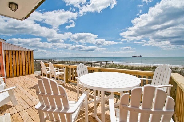 Outdoor dining - 2 Seas the Day West, Oceanfront Duplex in Emerald Isle, NC! (Emerald Isle)