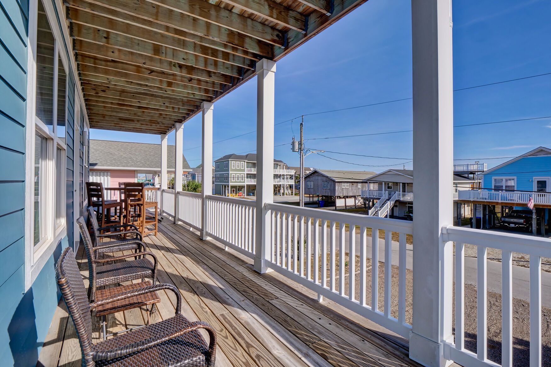 Ocean View Getaway in Surf City. Close to beach access and restaurants!