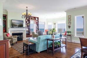 TV, fireplace, DVD player