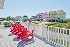 Terrace/patio - A Herd Of Turtles, Almost Oceanfront House in Emerald Isle, NC! (Emerald Isle)