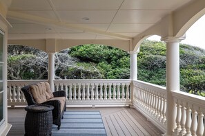 Property grounds - A Paradise Found, Almost Oceanfront House in Pine Knoll Shores, NC! (Pine Knoll Shores)